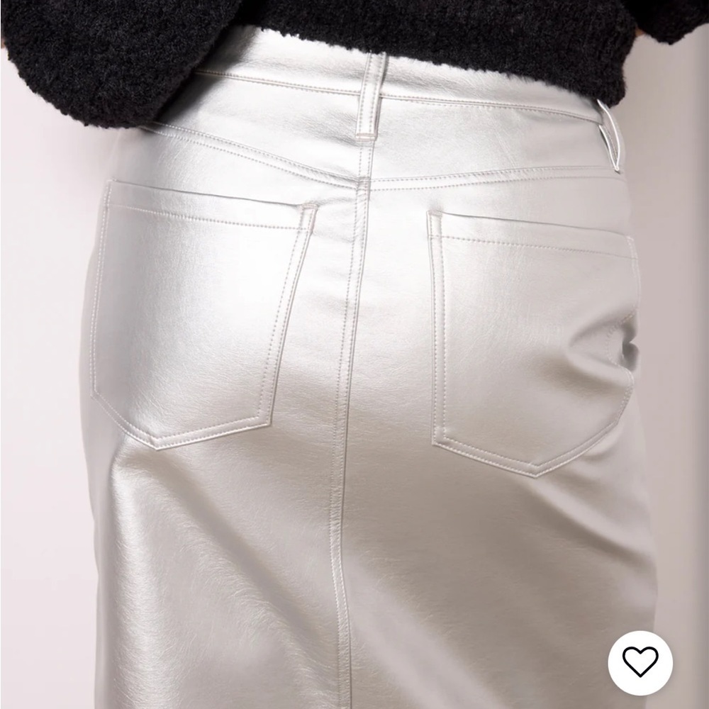 Sanctuary Shimmering Silver Skirt - Picture 3 of 9